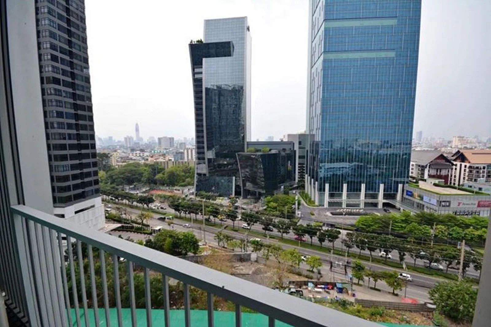 Noble Revolve Ratchada — photo 12