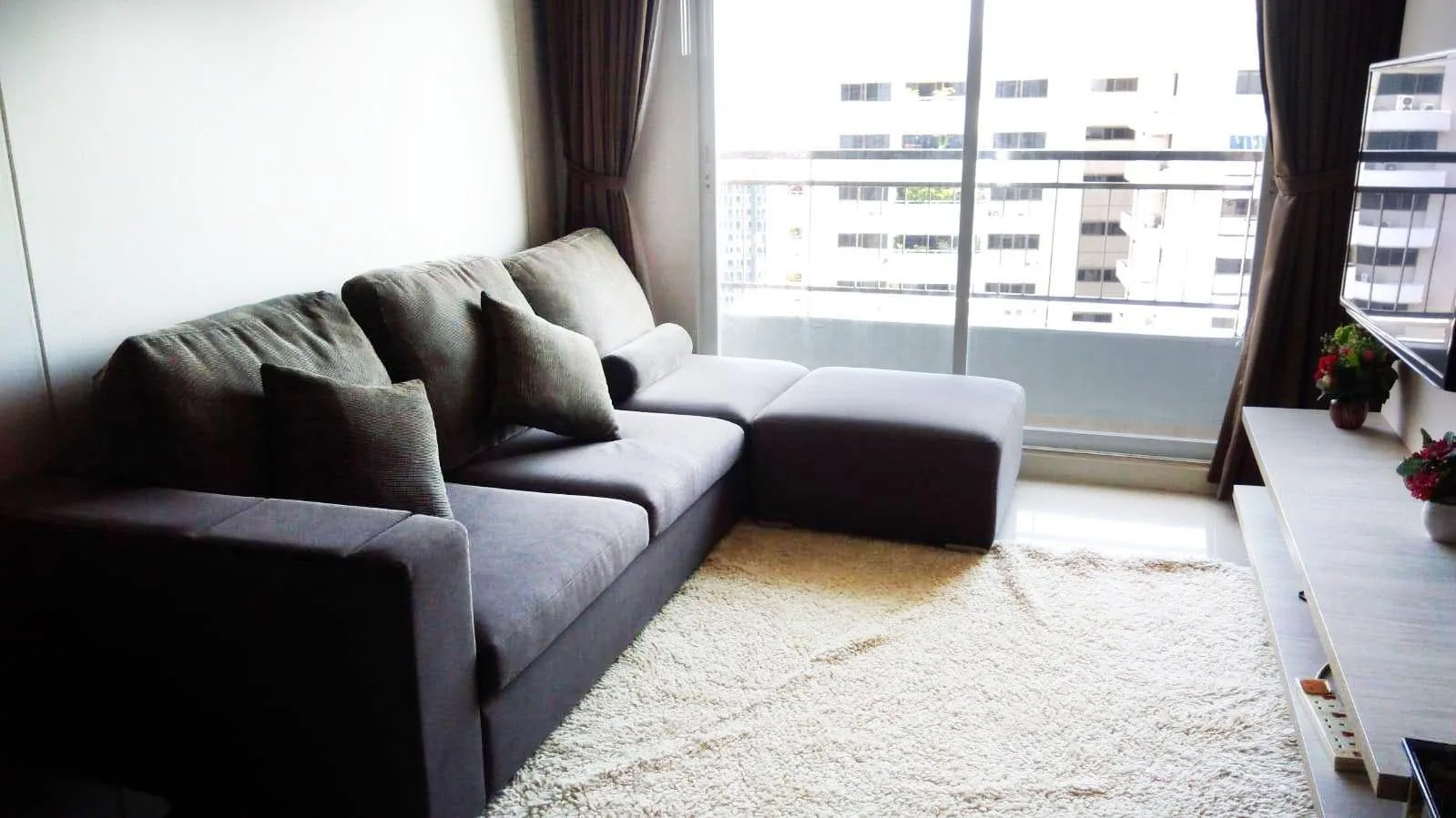 Circle Condominium — photo 2