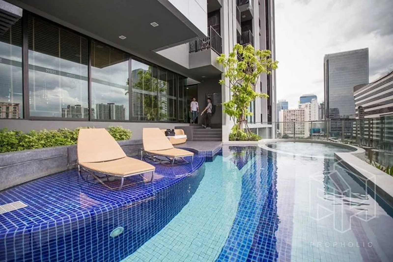 Condolette Midst Rama 9 — photo 8