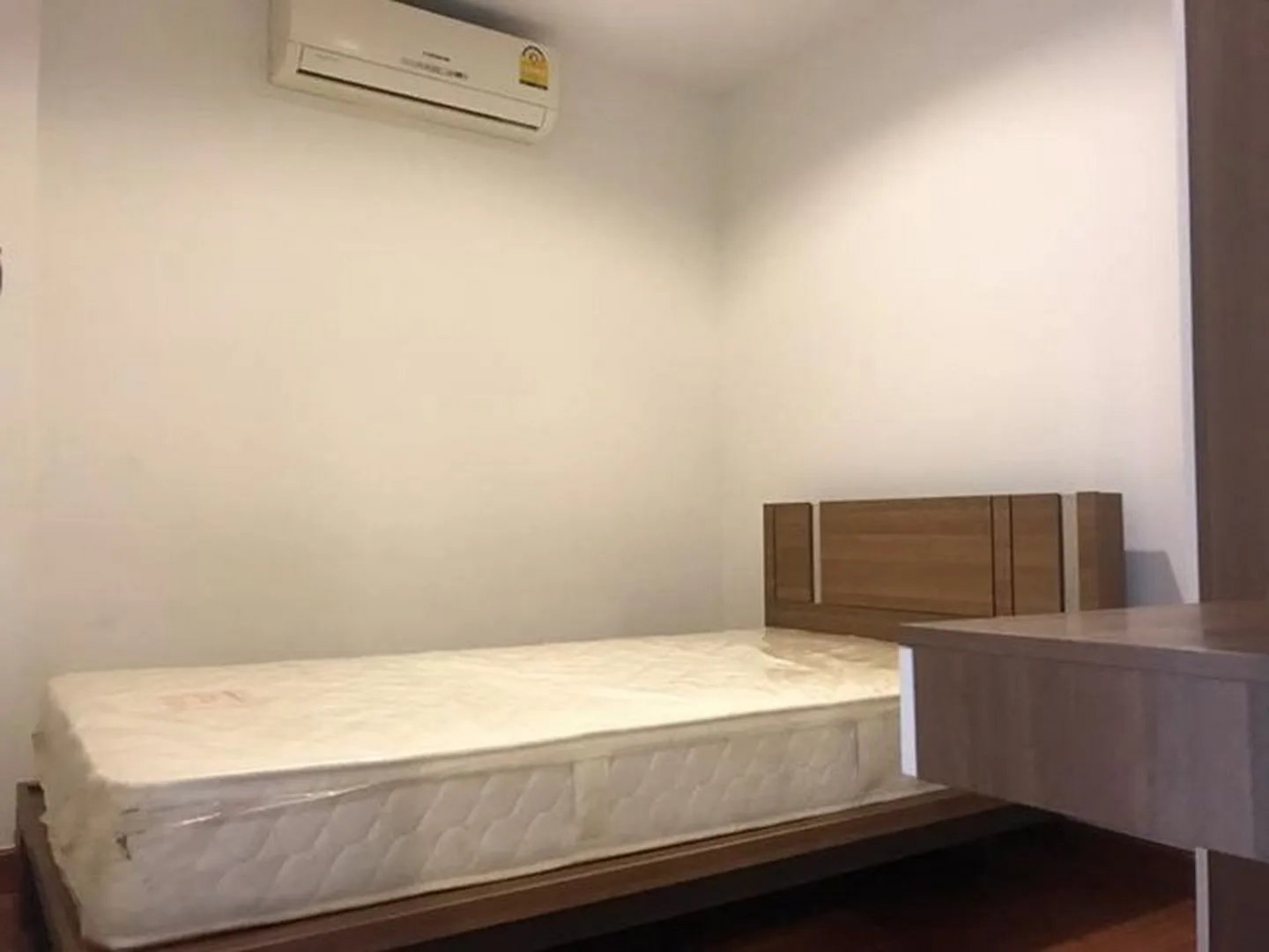Surawong City Resort — photo 1
