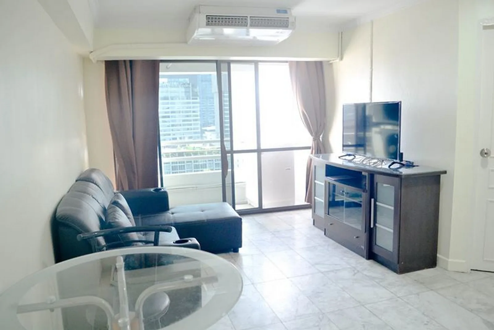 Thonglor Tower — photo 2