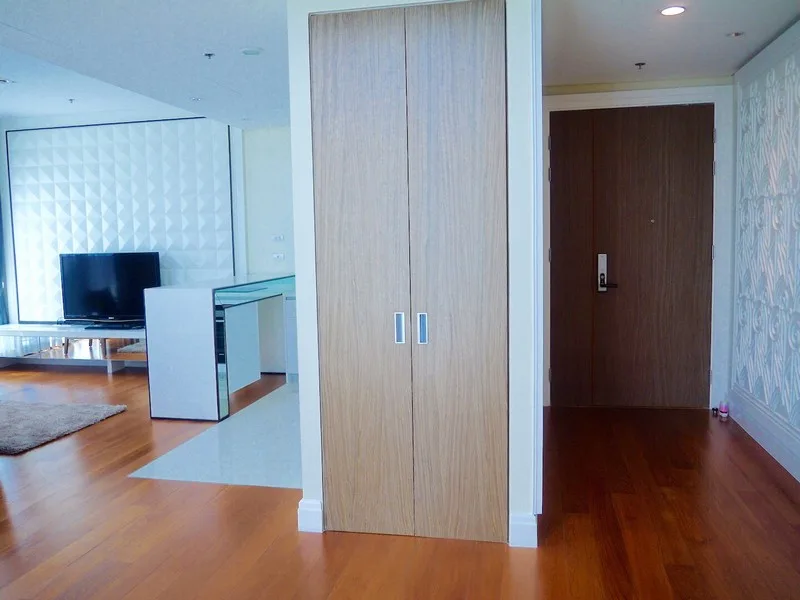 Bright Sukhumvit 24 — photo 2