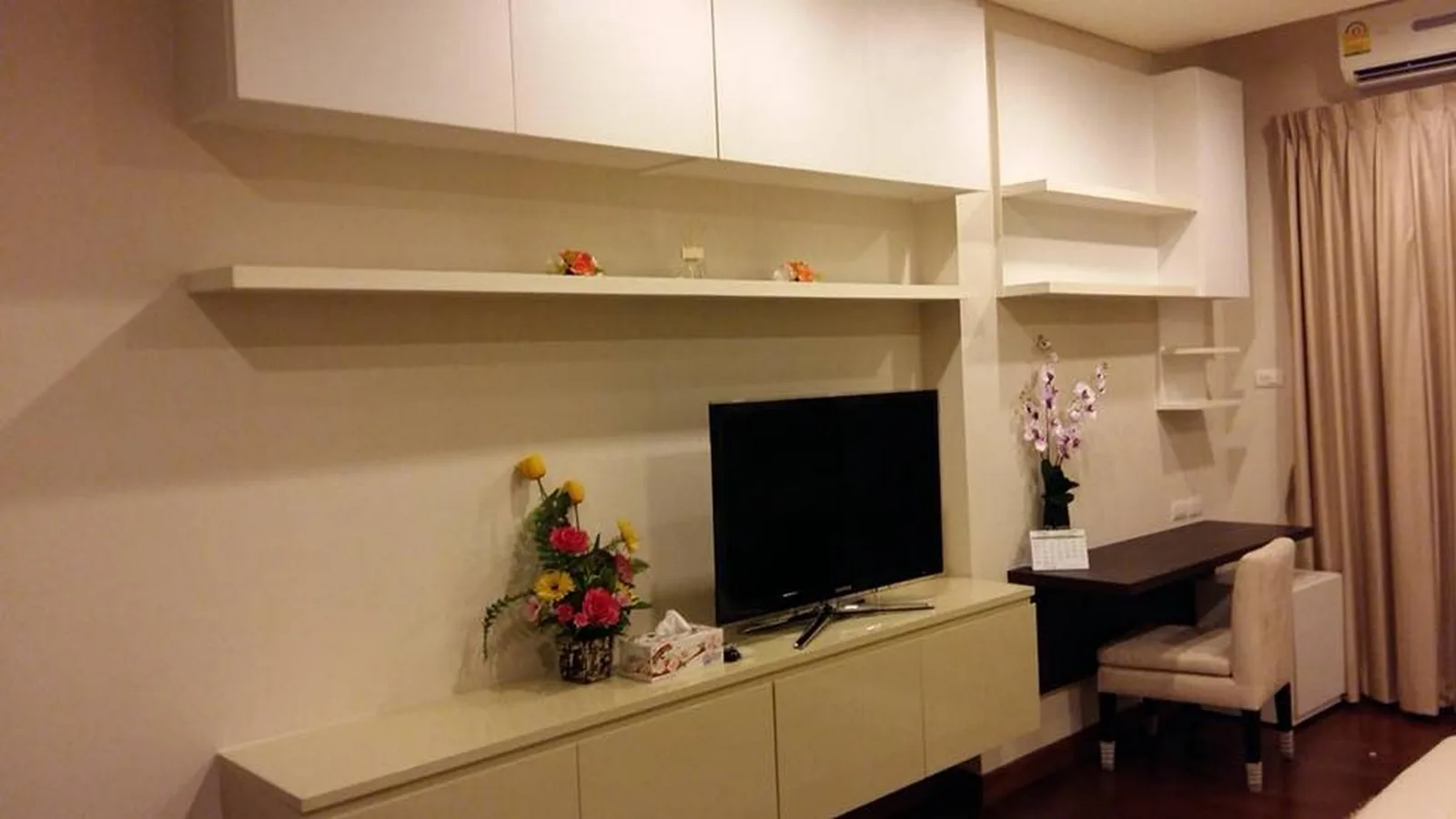 Ivy Thonglor — photo 2