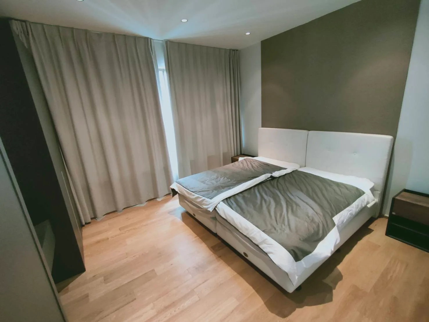 The Emporio Place — photo 9