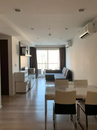 15 Sukhumvit Residences
