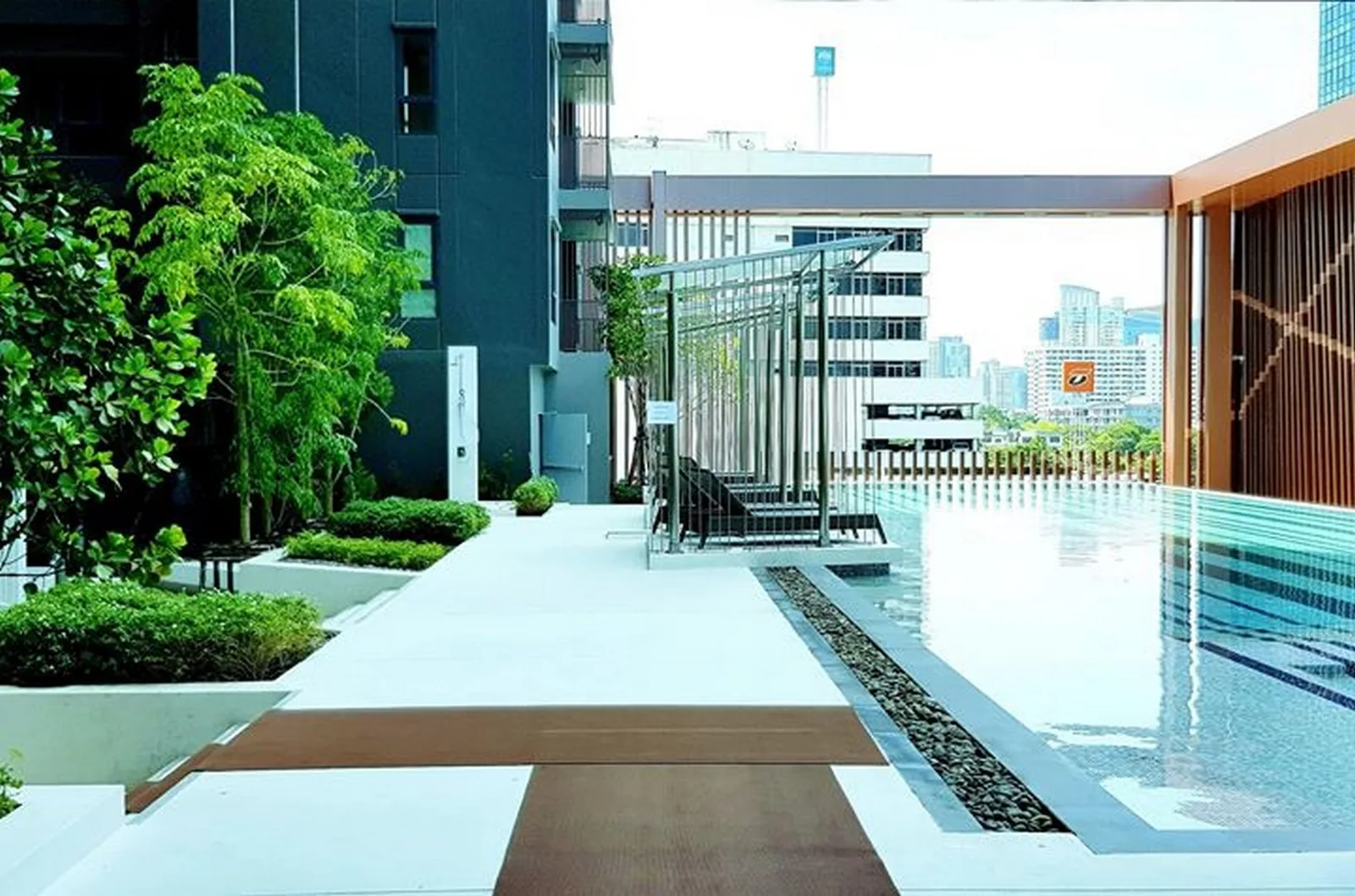 C Ekkamai — photo 16