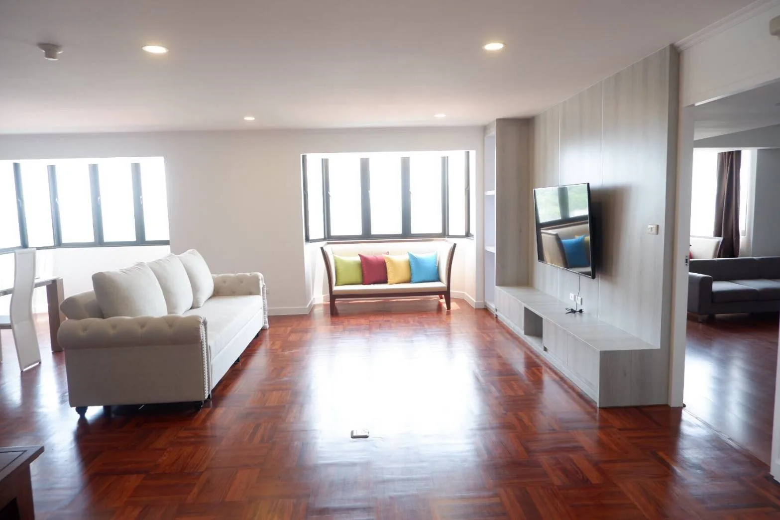 Omni Tower Sukhumvit Nana — photo 4