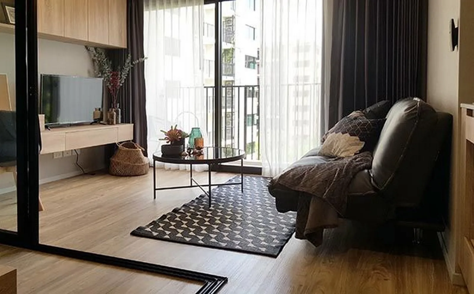 Blossom Condo @ Sathorn - Charoenrat — photo 4