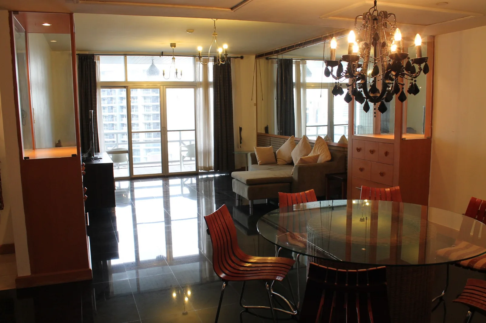 All Season Mansion — photo 2