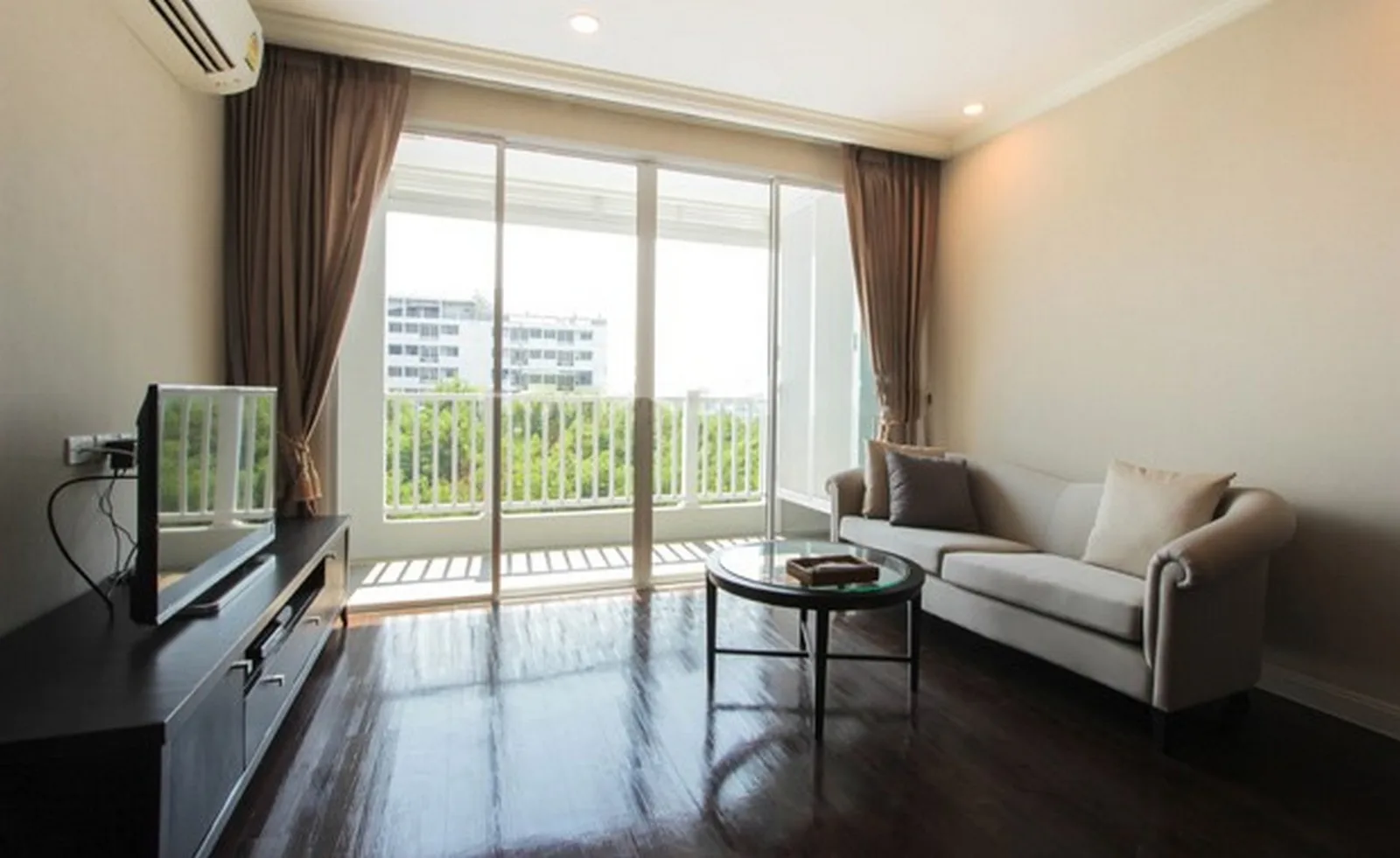 Leticia Rama 9 — photo 3