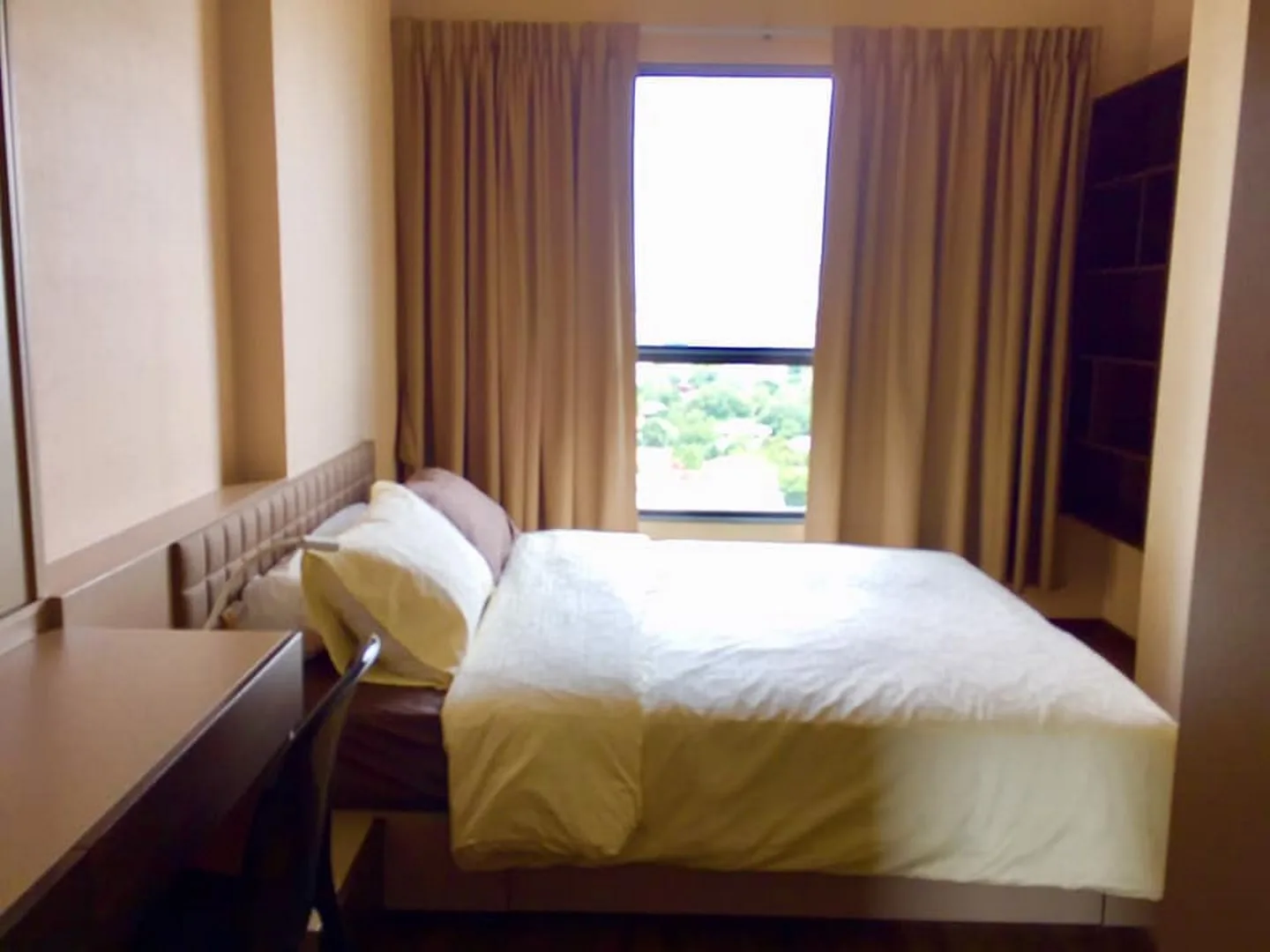 Teal Sathorn-taksin — photo 12