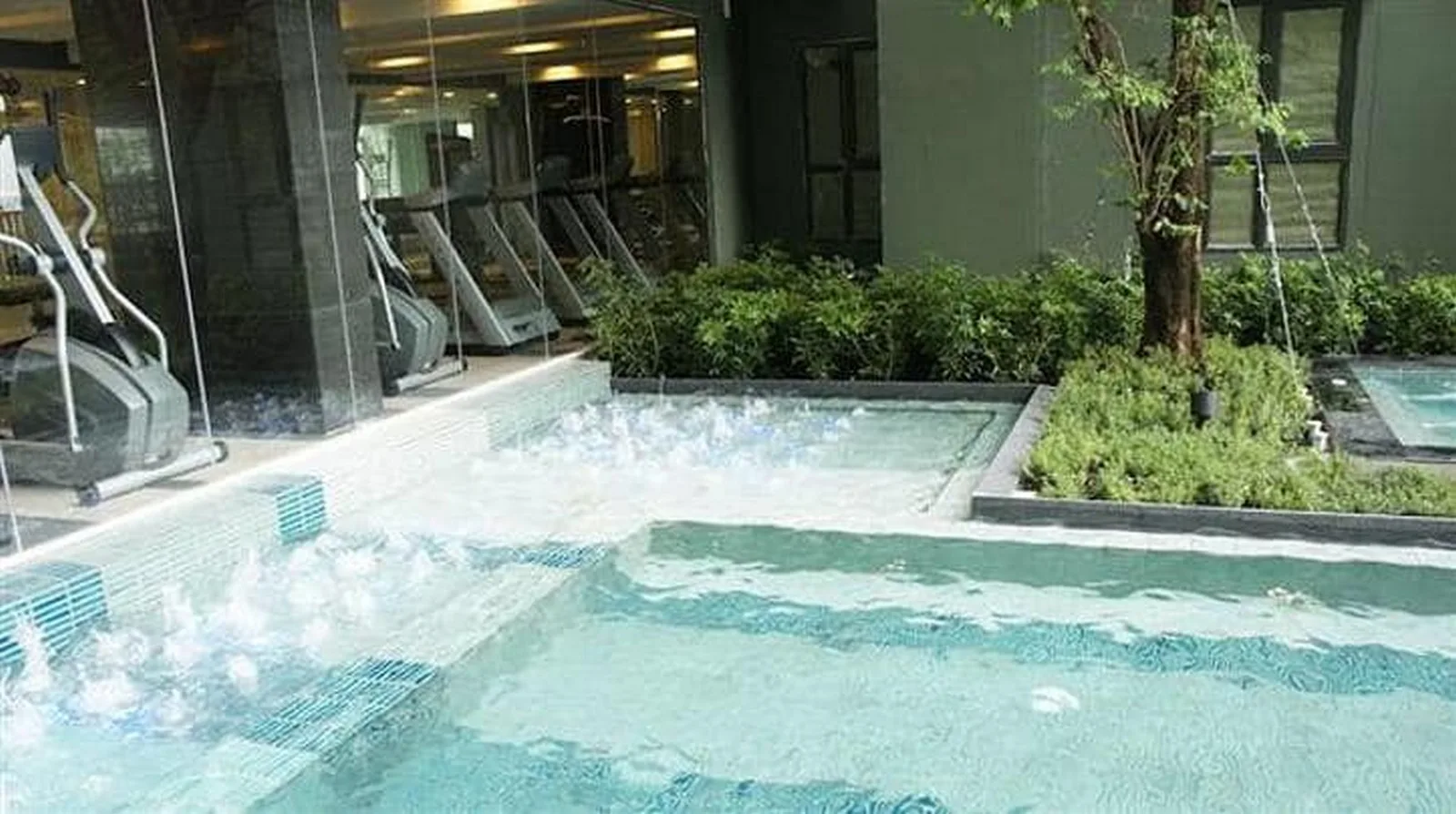 Teal Sathorn-taksin — photo 16