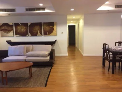 Hampton Thonglor 10
