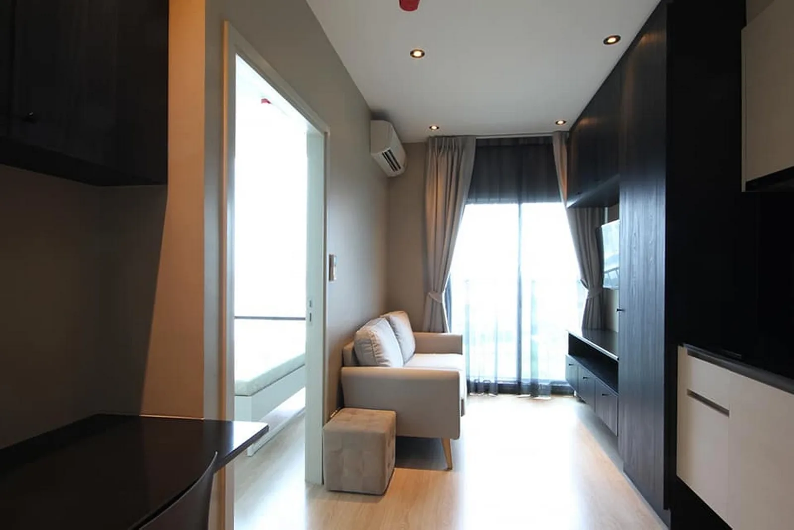 Noble Revolve Ratchada — photo 1