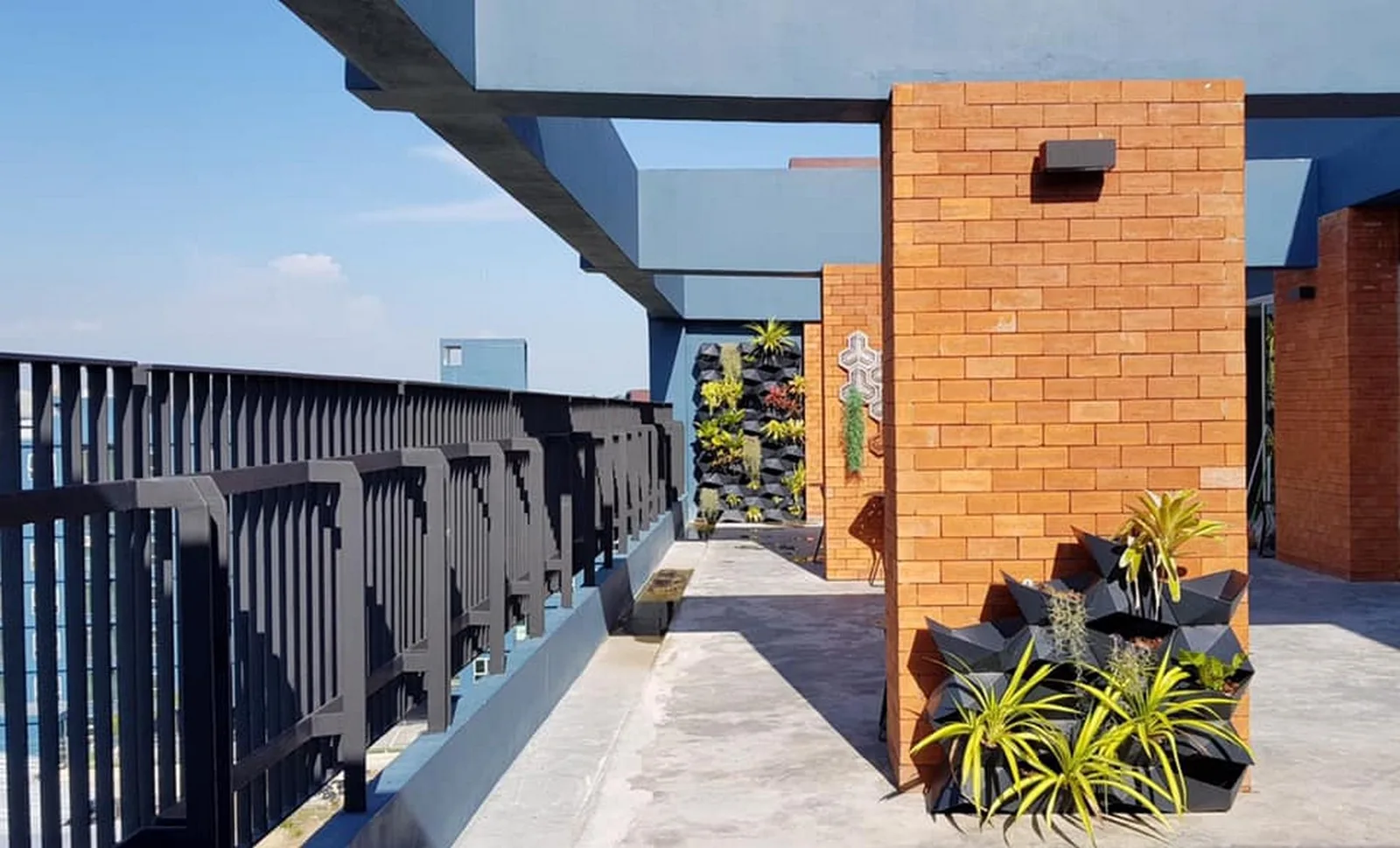 Deco Condominium — photo 12