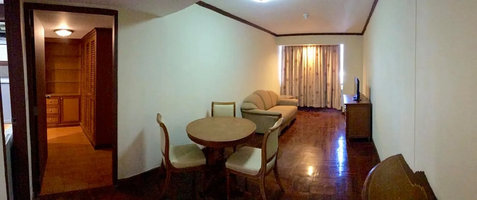 Omni Tower Sukhumvit Nana — photo 2