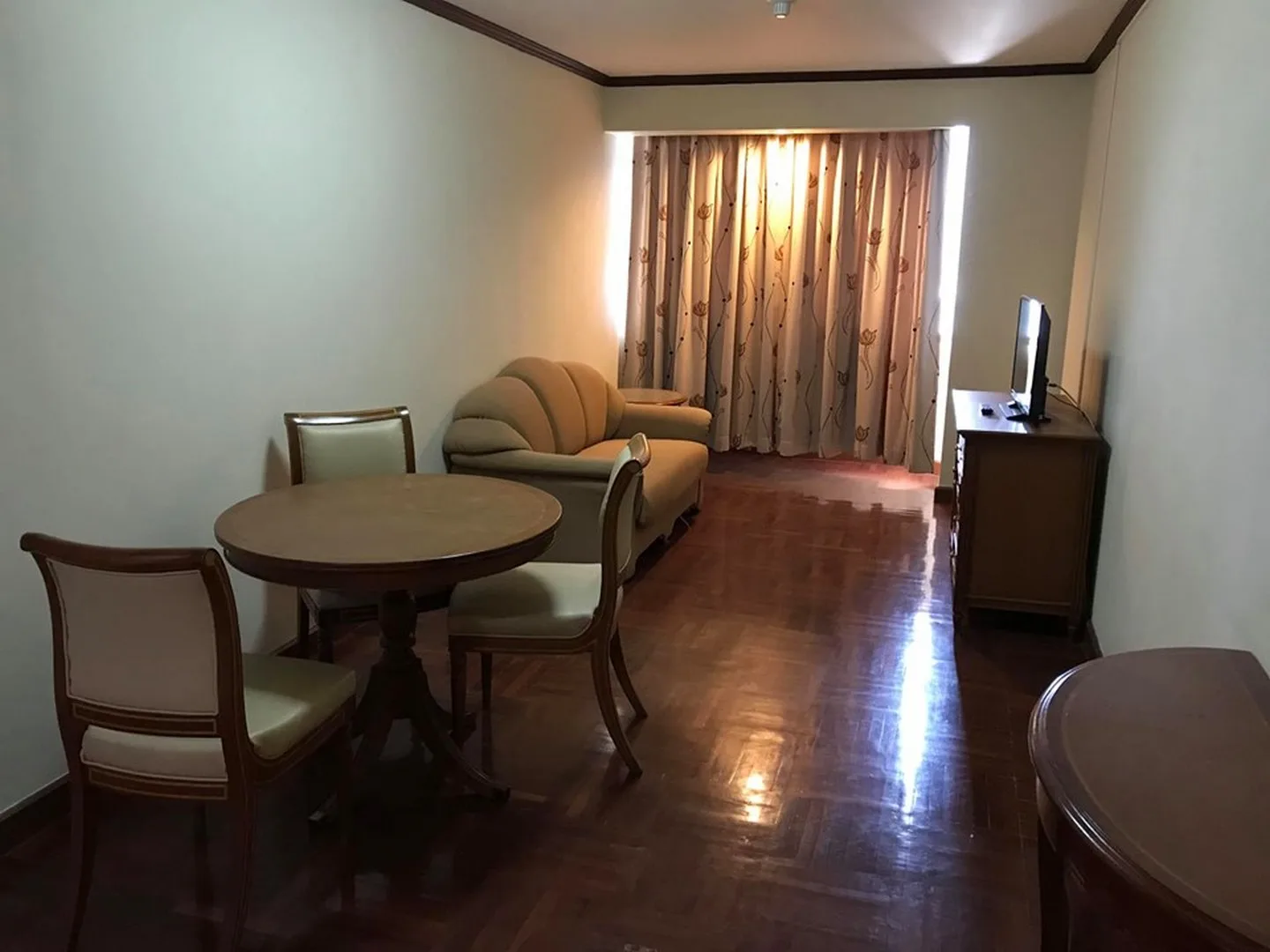 Omni Tower Sukhumvit Nana — photo 3