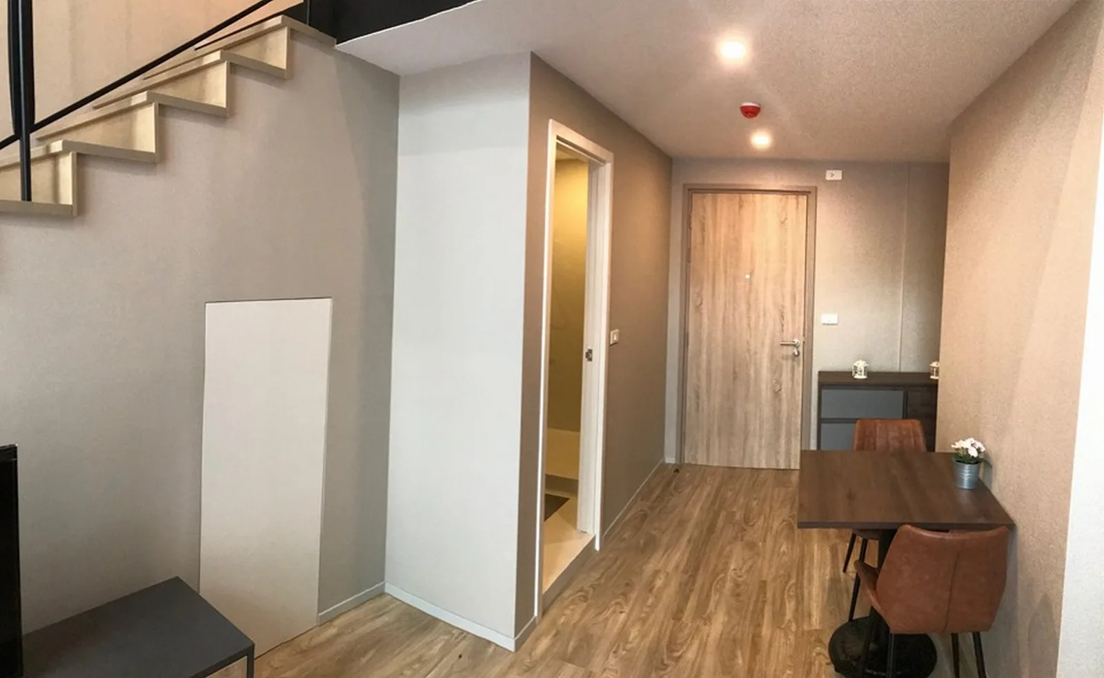 Blossom Condo @ Sathorn - Charoenrat — photo 3