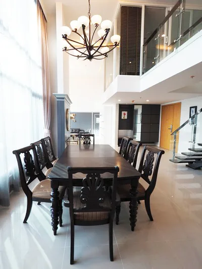 Circle Condominium