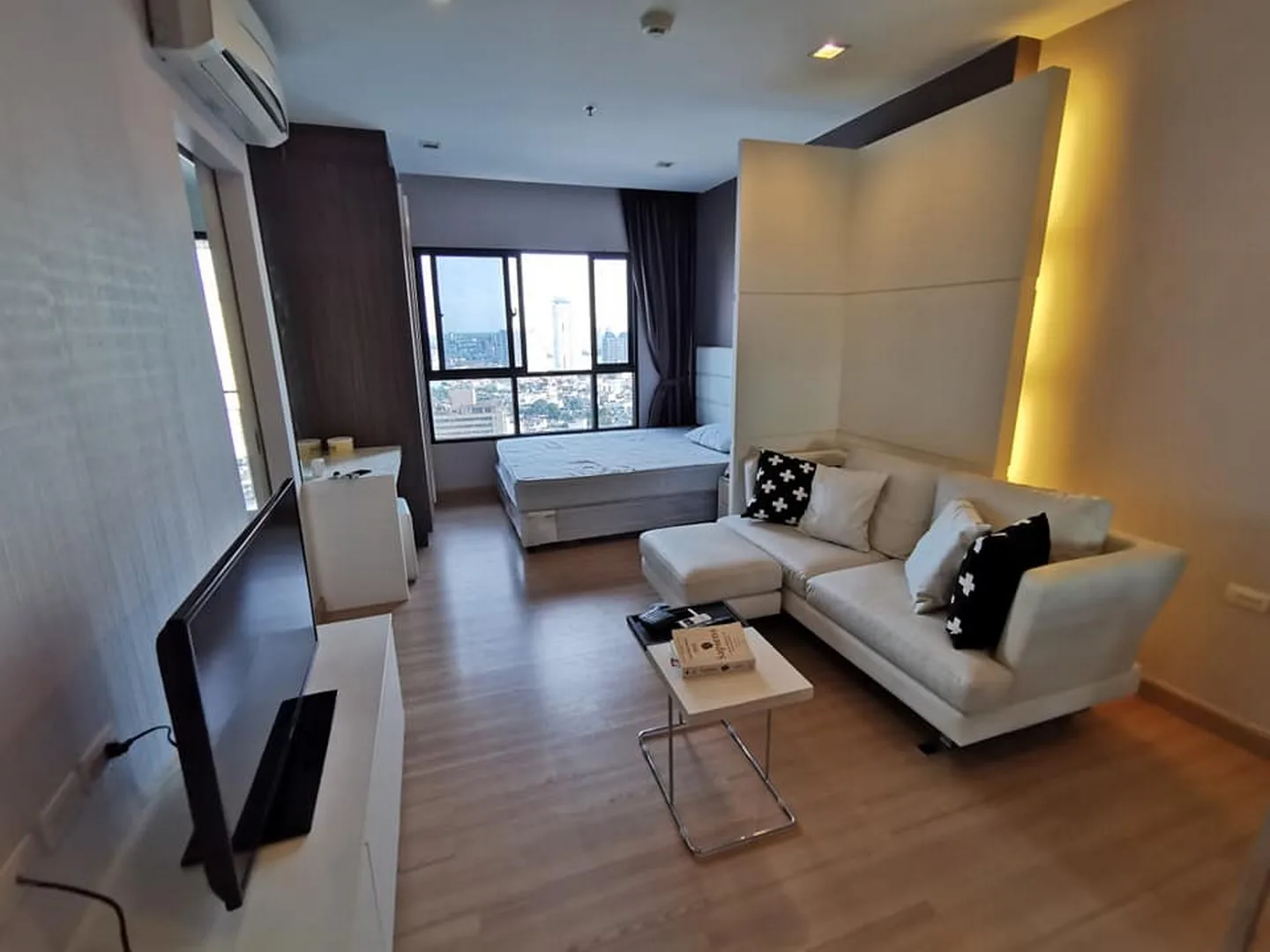 Urbano Absolute Sathon - Taksin — photo 8