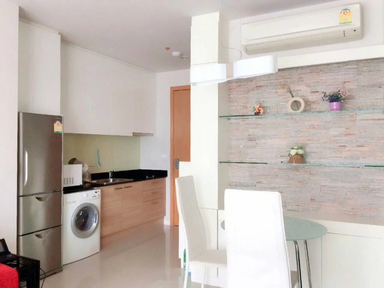 Circle Condominium — photo 2