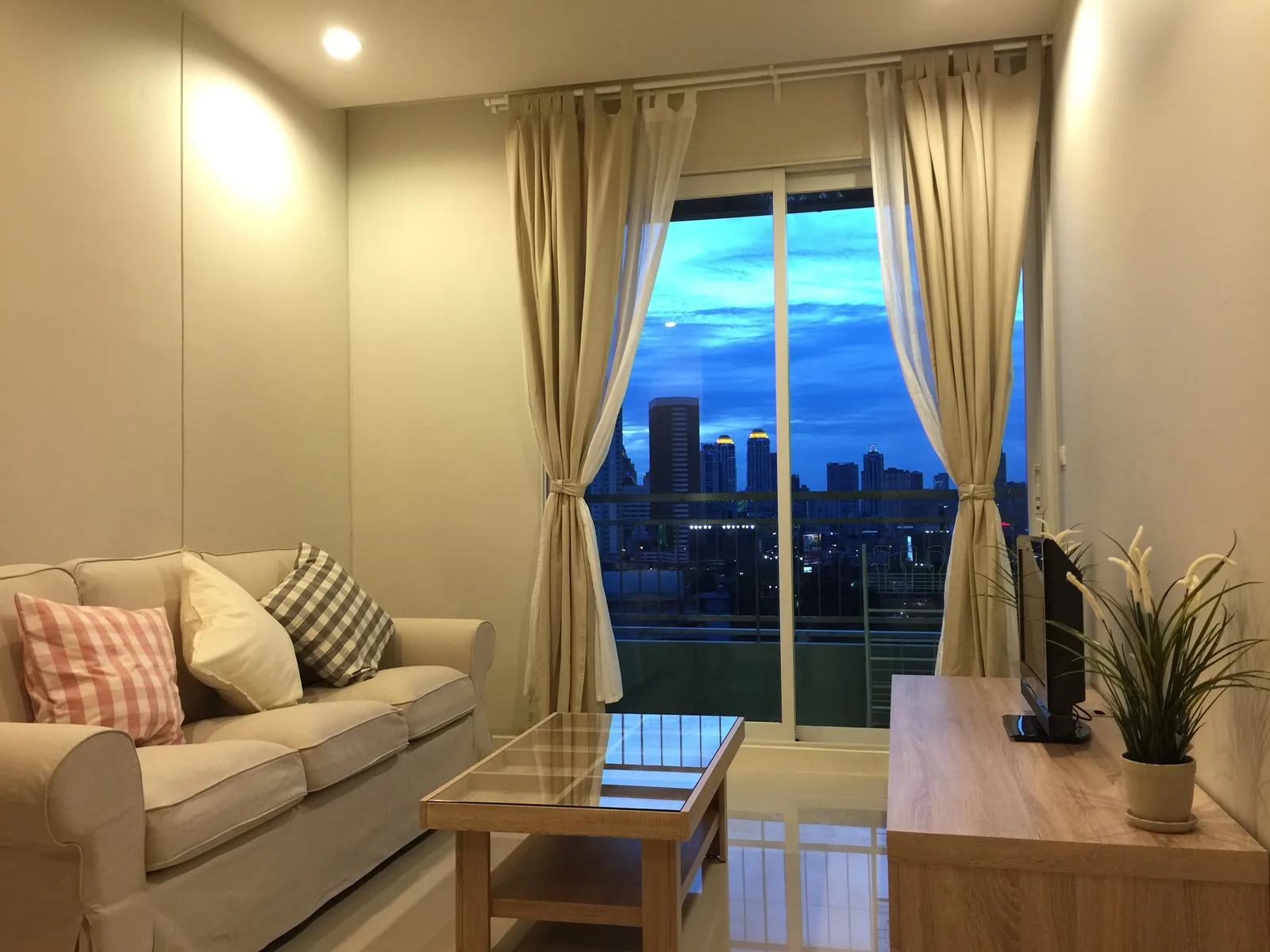 Circle Condominium — photo 3