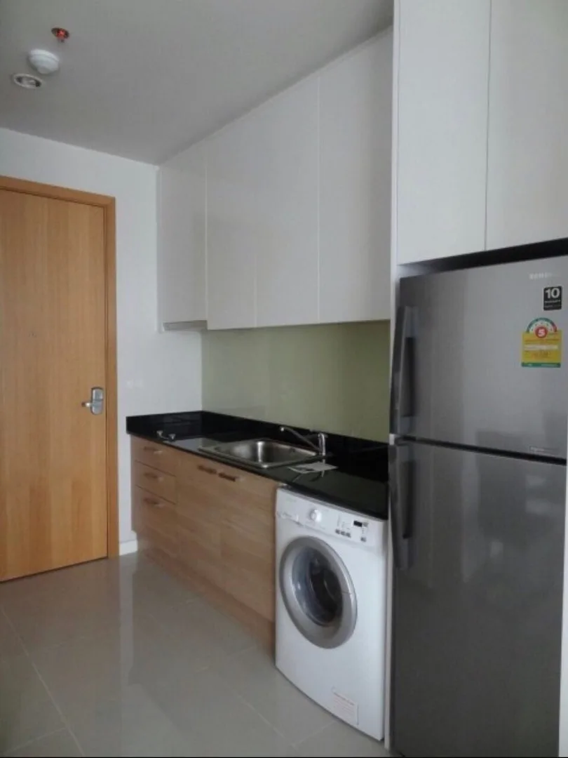 Circle Condominium — photo 2