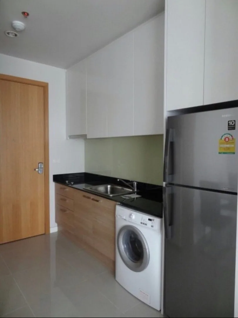 Circle Condominium — photo 2