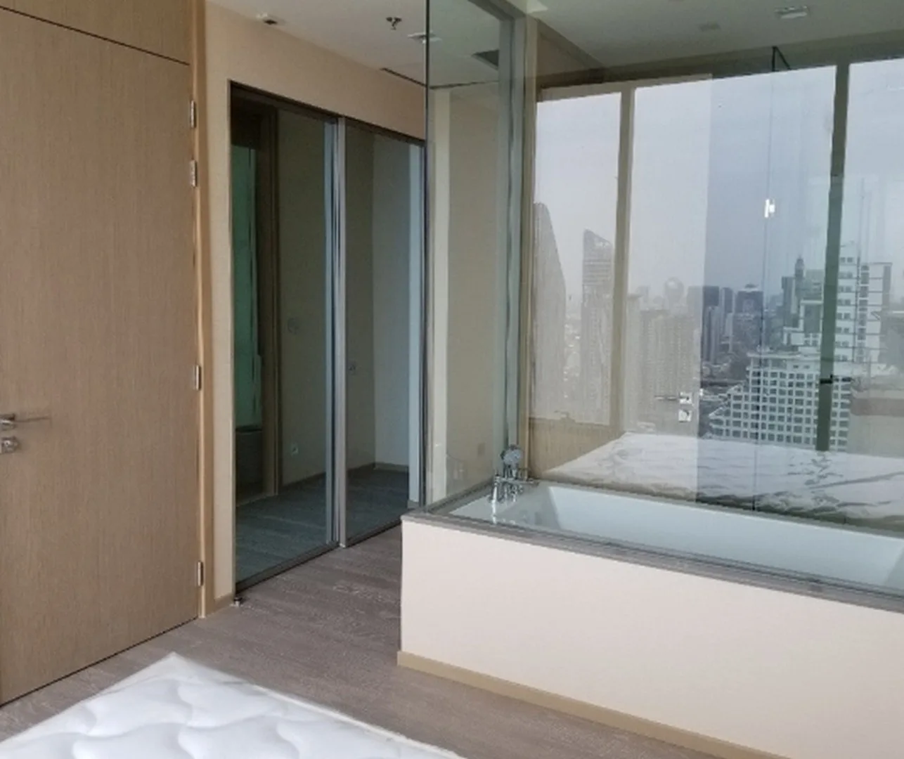 The Esse Asoke — photo 6