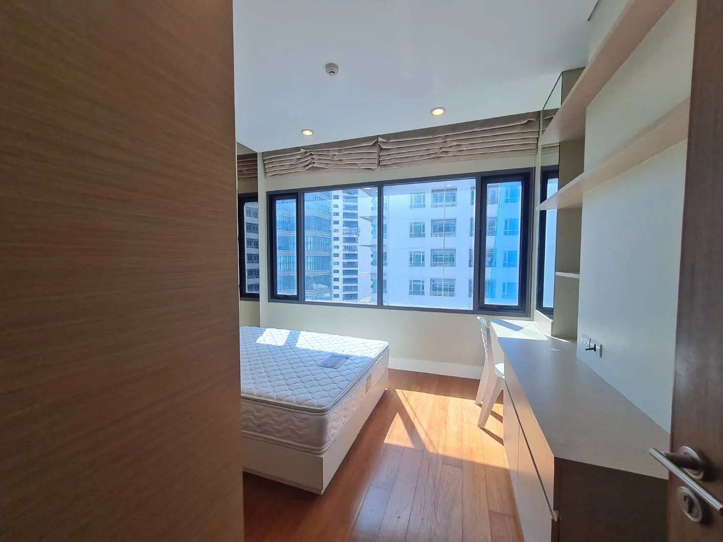 Bright Sukhumvit 24 — photo 17
