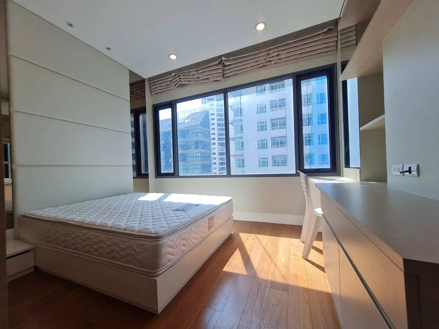 Bright Sukhumvit 24 — photo 18