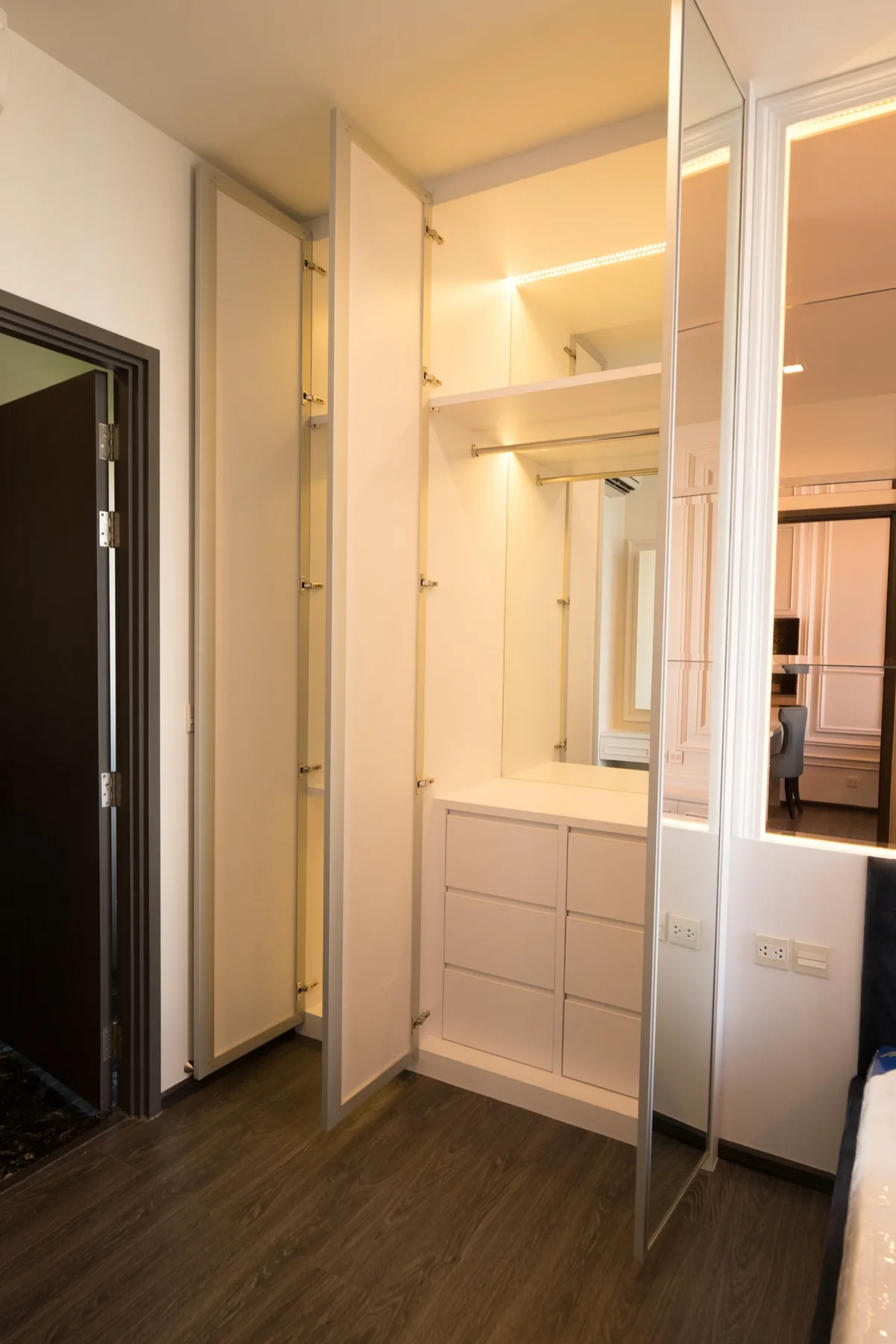 Edge Sukhumvit 23 — photo 13