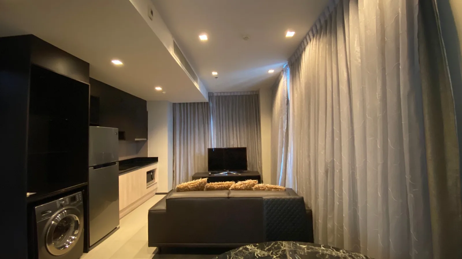 Edge Sukhumvit 23 — photo 2