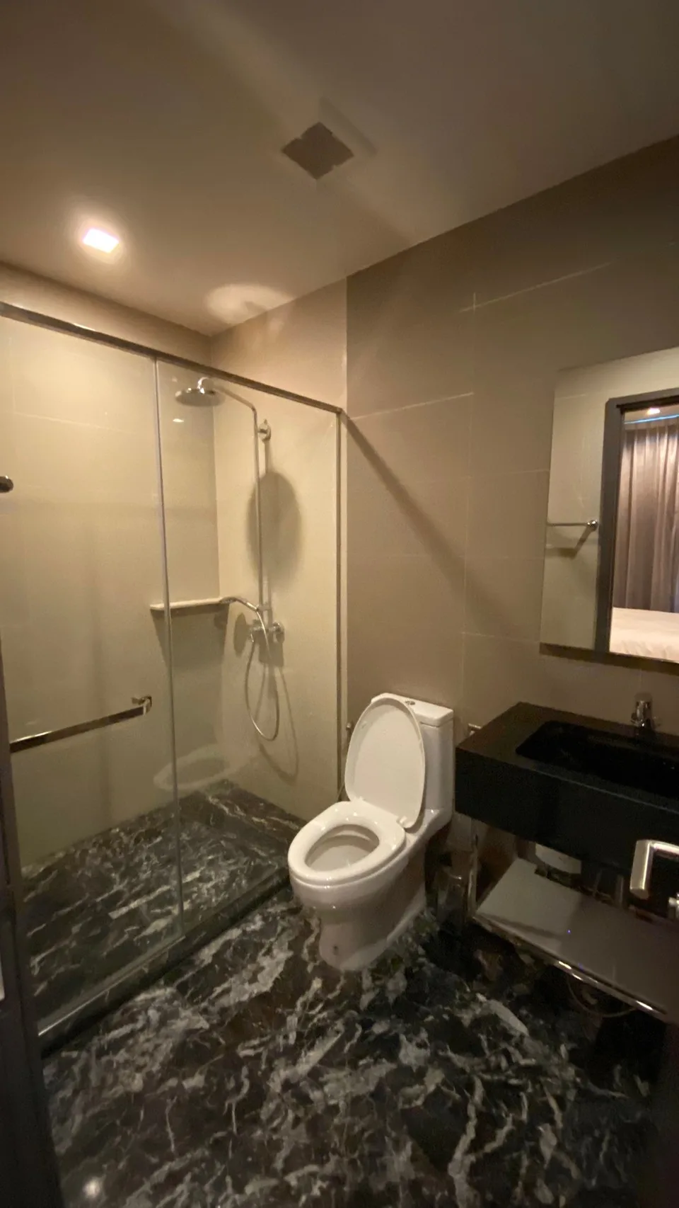 Edge Sukhumvit 23 — photo 12