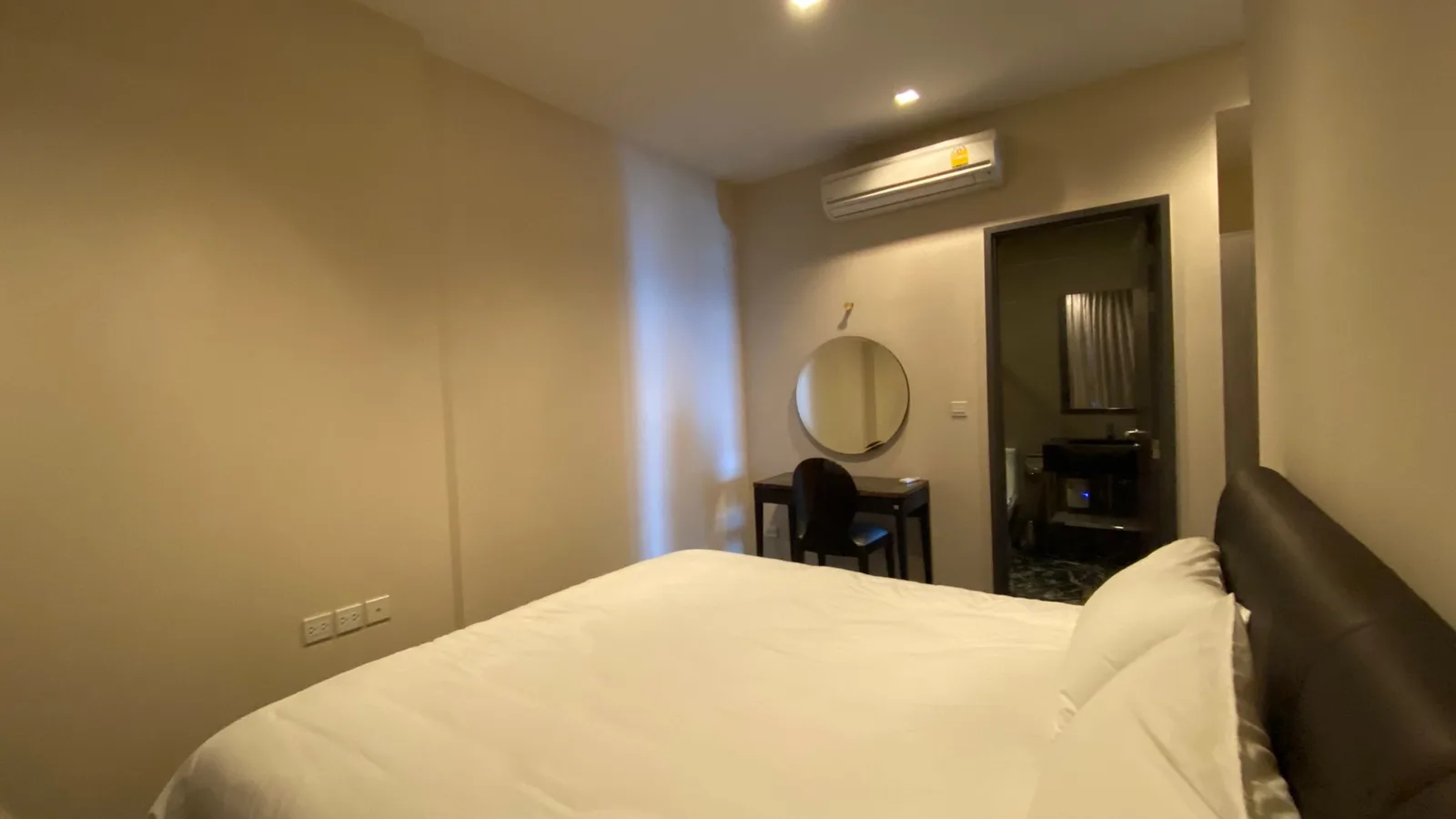 Edge Sukhumvit 23 — photo 13