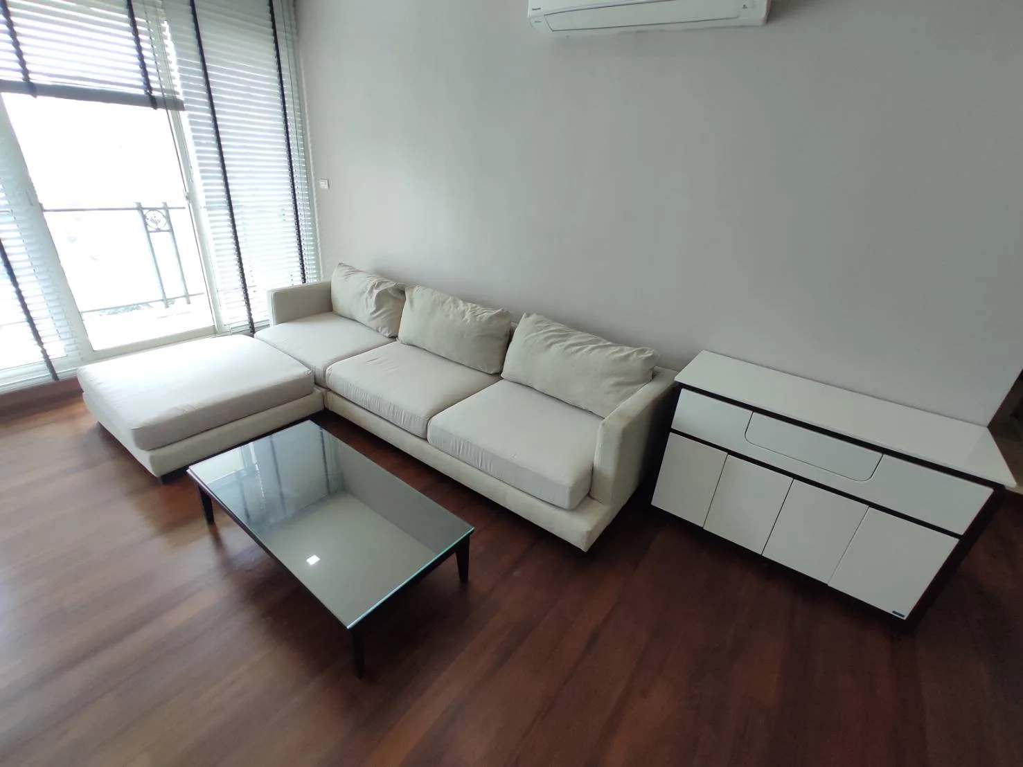 Ivy Thonglor — photo 2