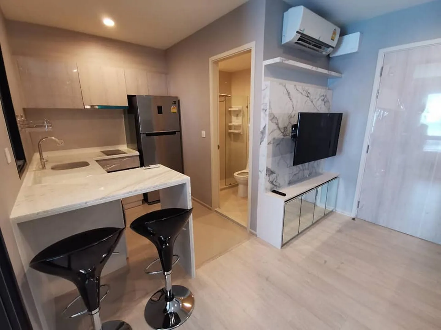 Life Asoke — photo 2