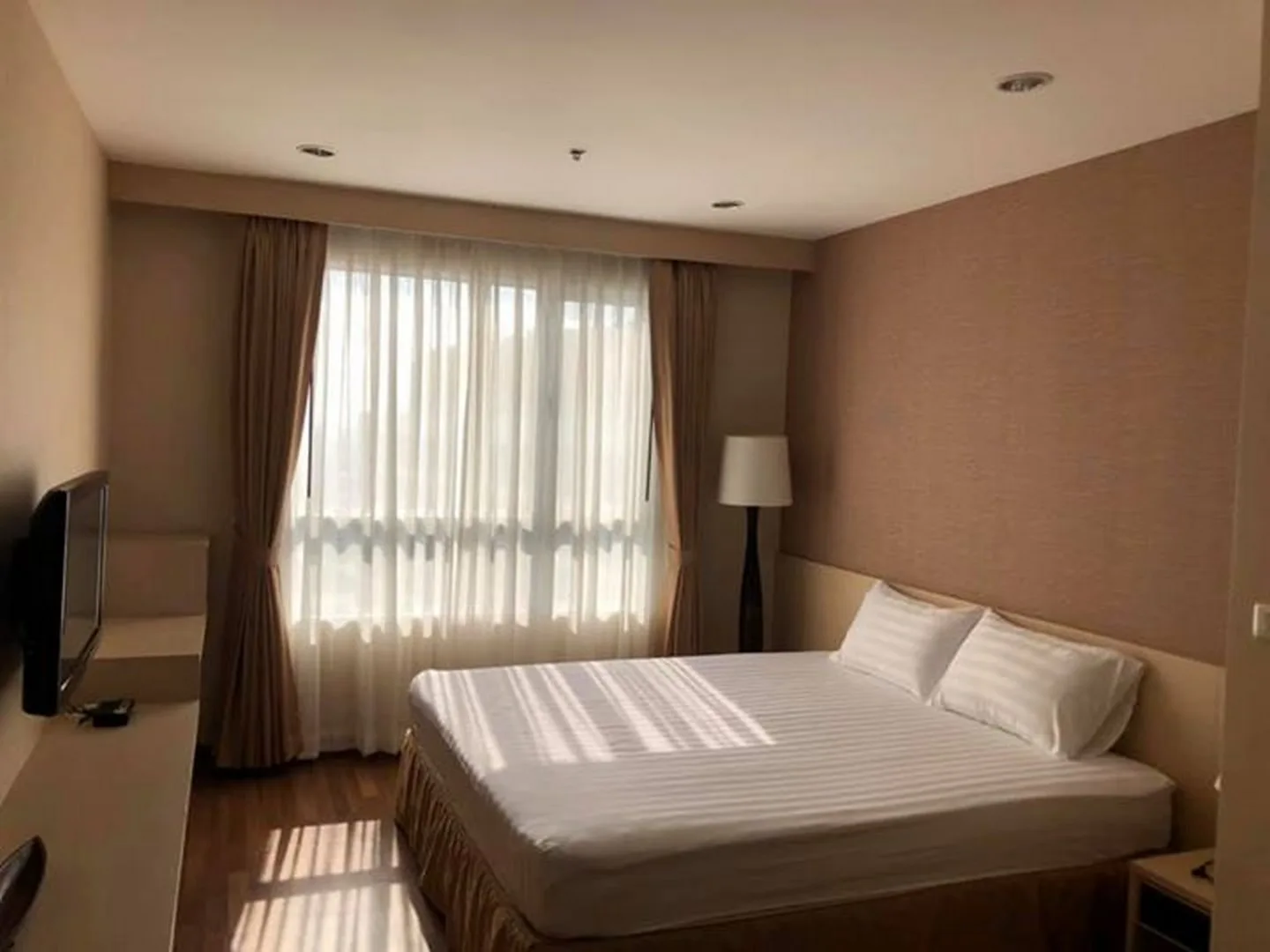 Condo One X Sukhumvit 26 — photo 2