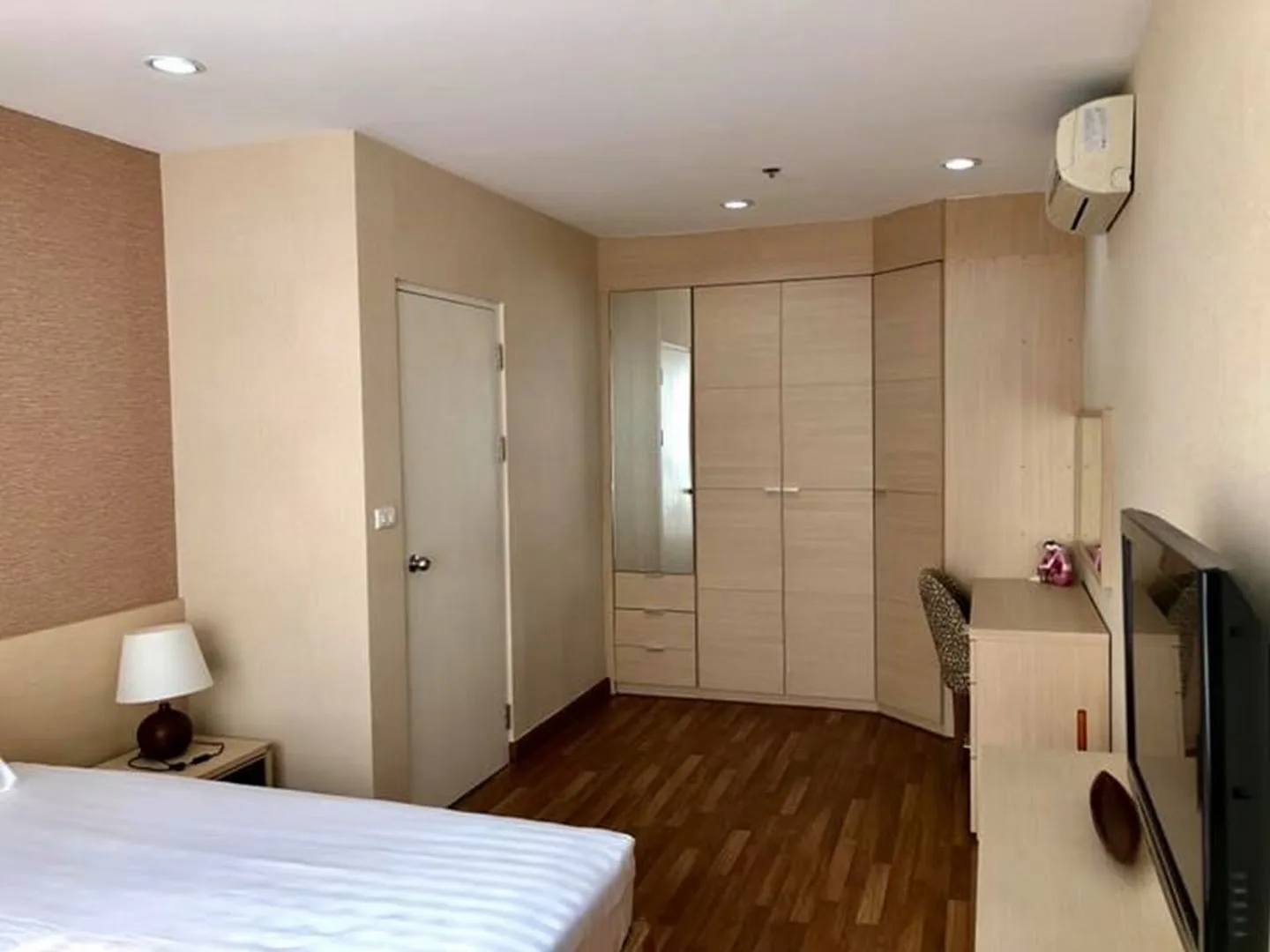 Condo One X Sukhumvit 26 — photo 4