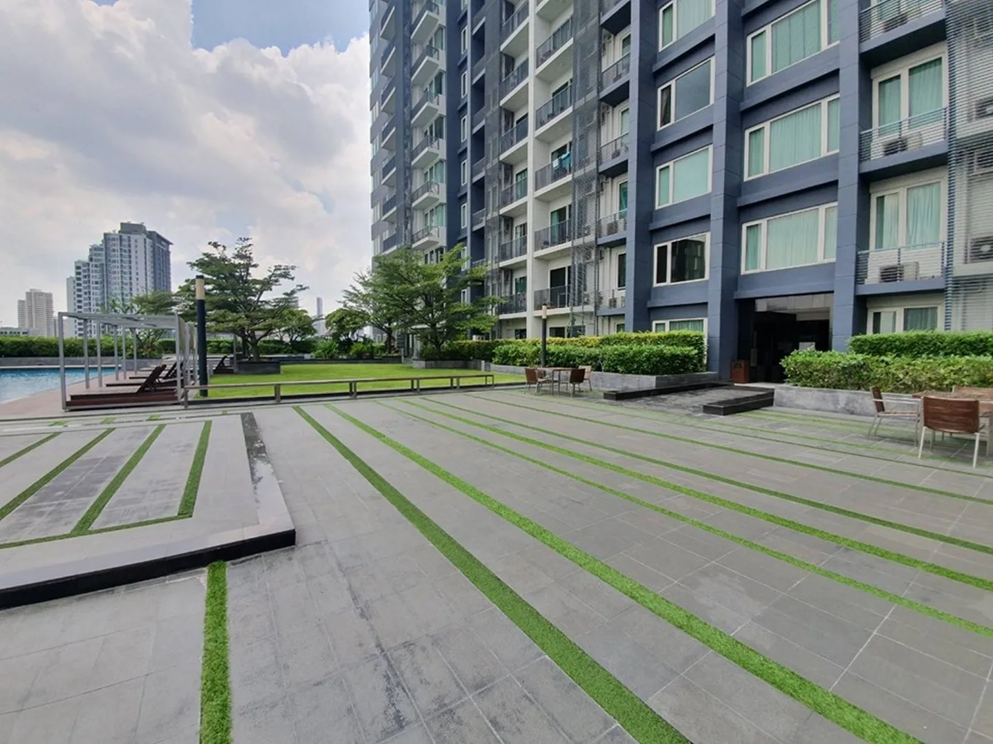 Siri at Sukhumvit — photo 2