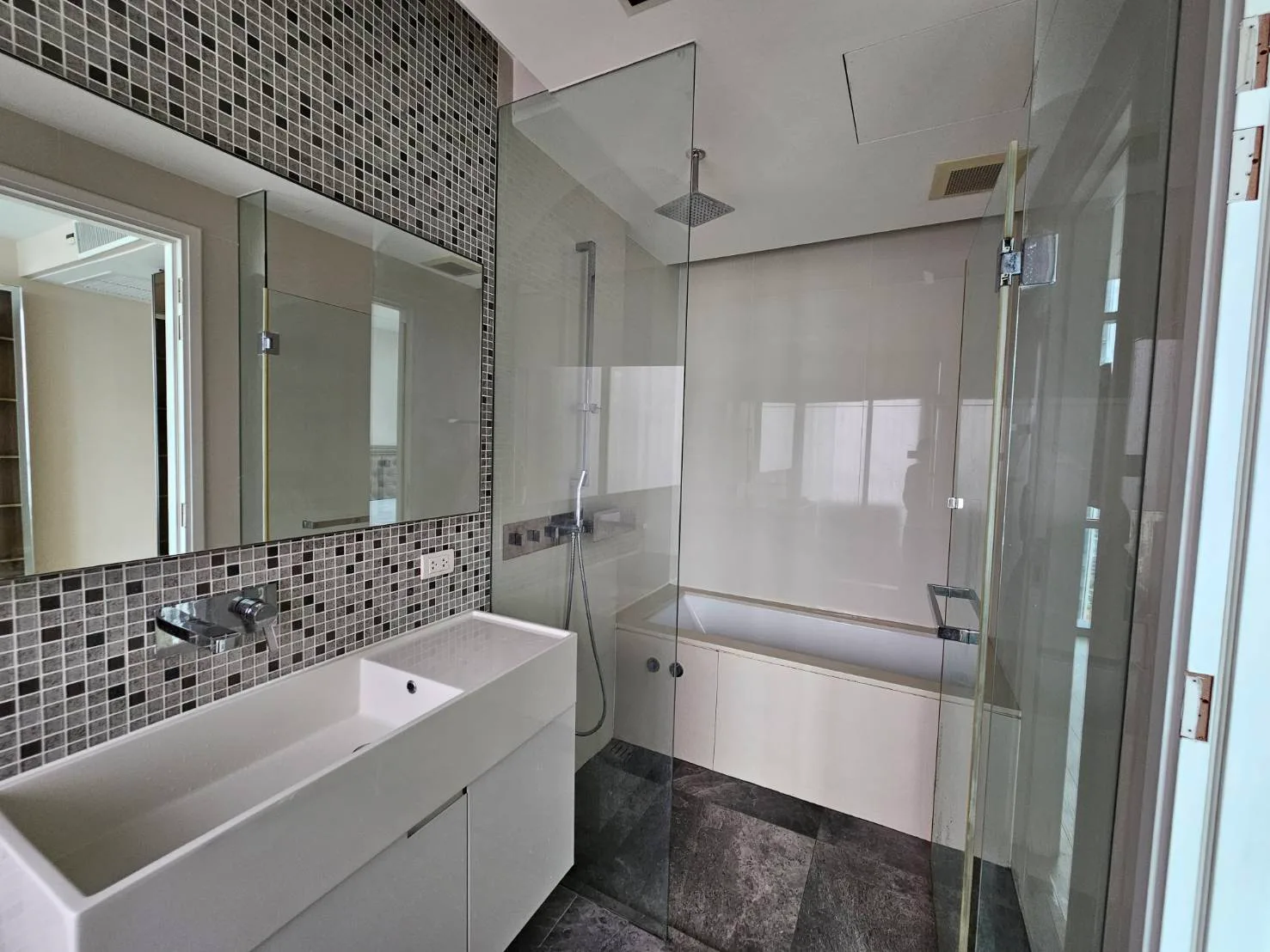 The Room Sukhumvit 21 — photo 16