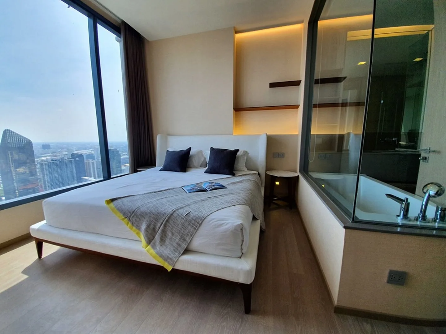 The Esse Asoke — photo 5