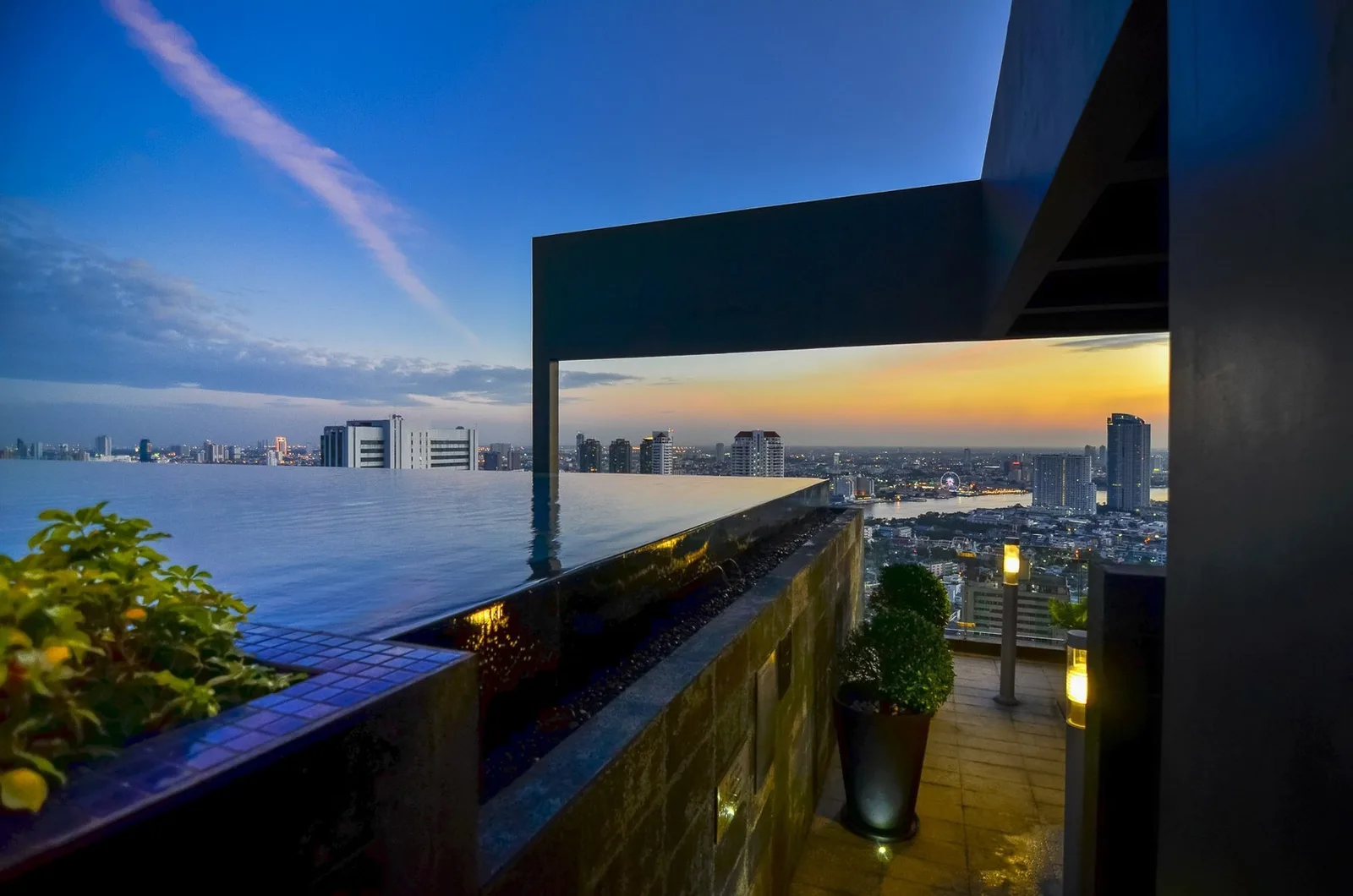 Urbano Absolute Sathon - Taksin — photo 11