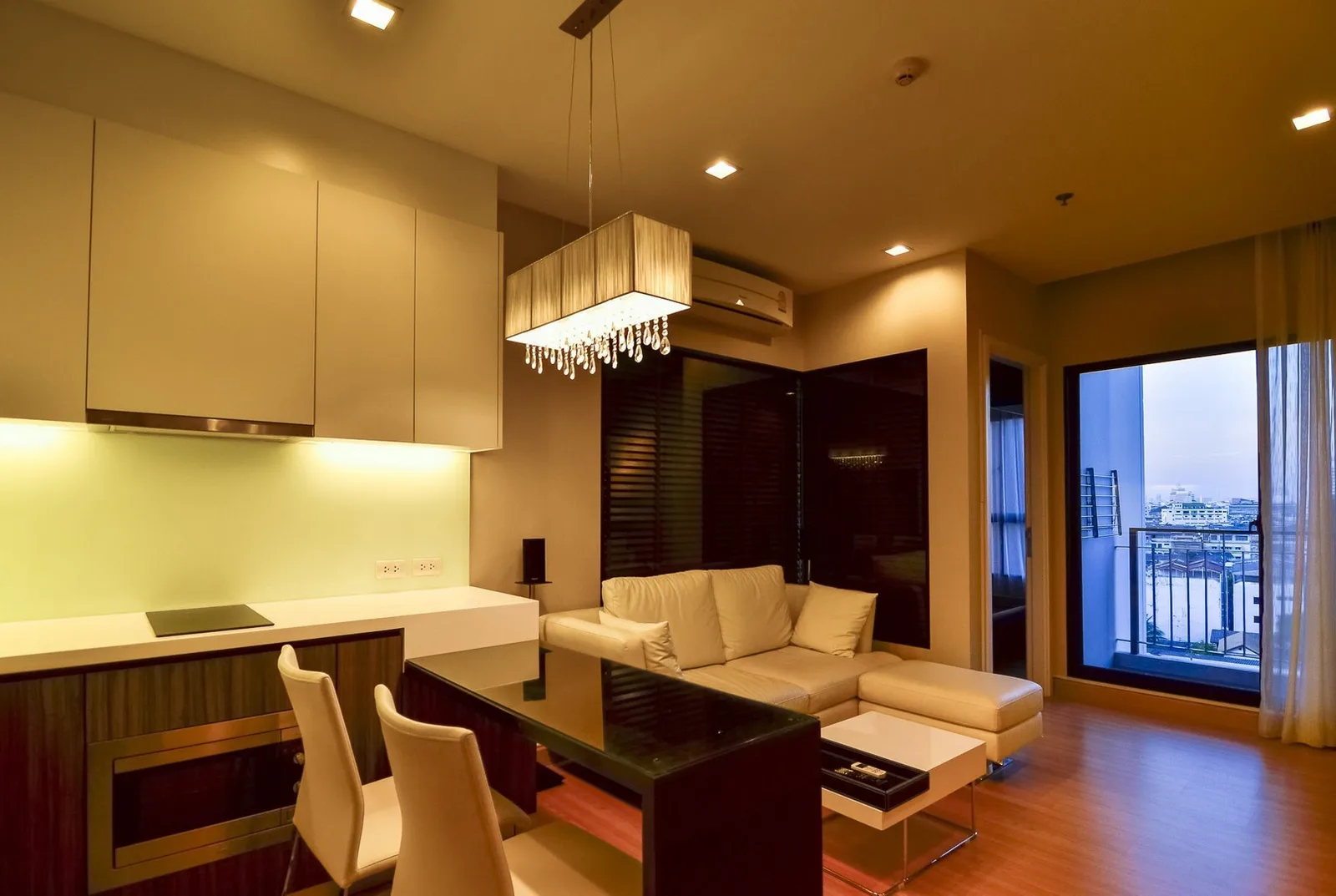 Urbano Absolute Sathon - Taksin — photo 4