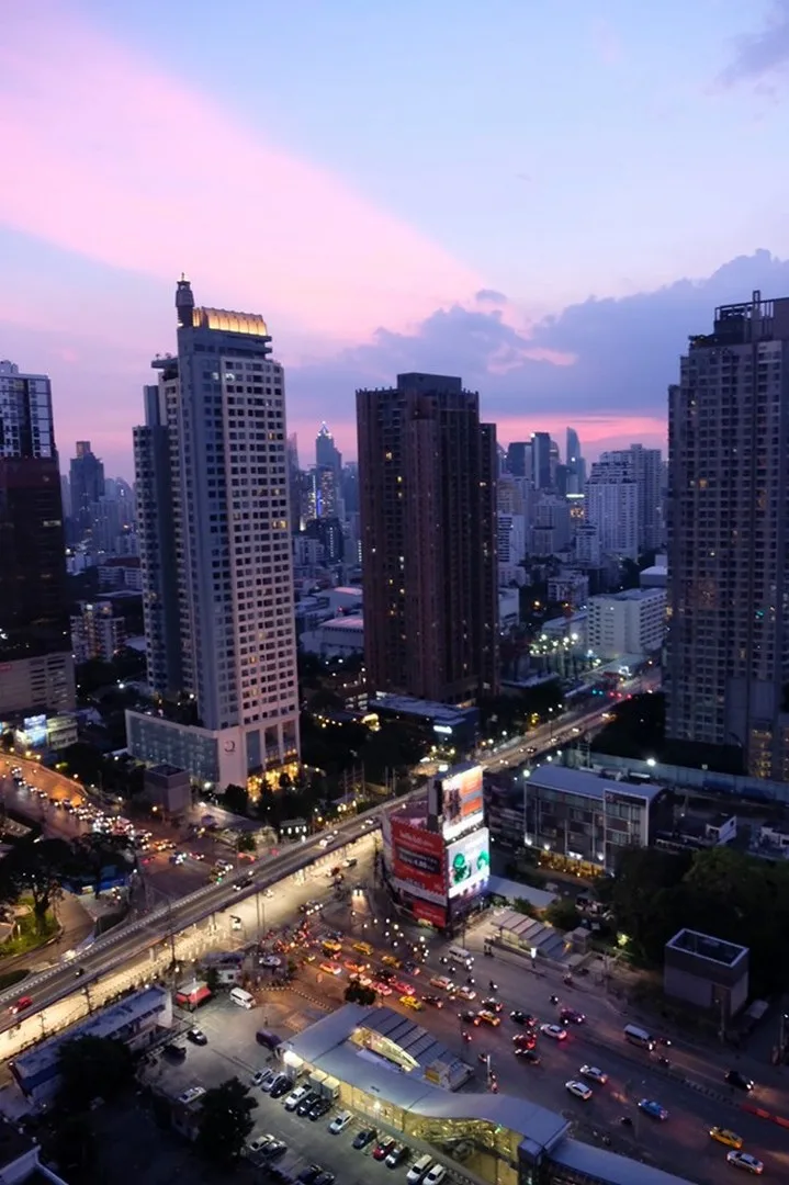 Life Asoke — photo 17