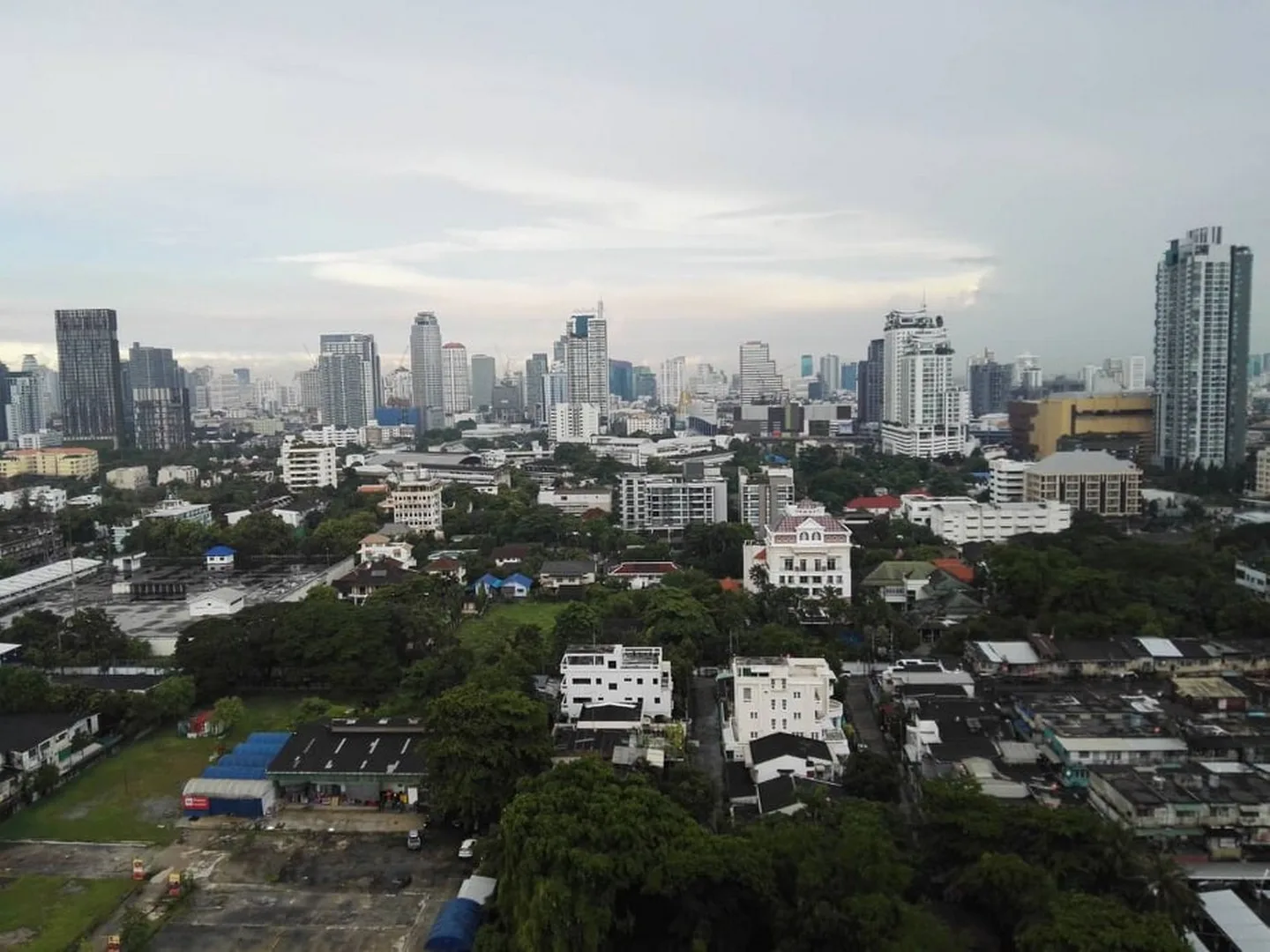 Lumpini Place Rama 4 - Kluaynamthai — photo 8