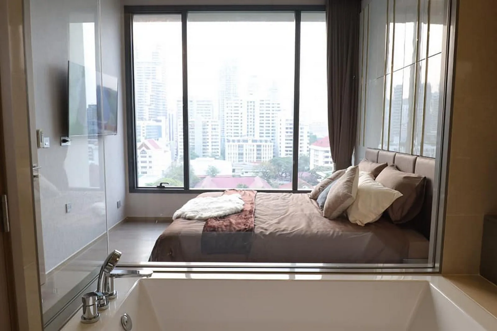 The Esse Asoke — photo 8