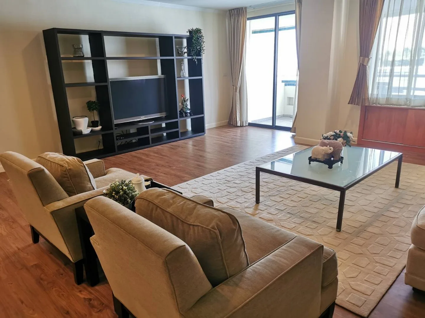 Las Colinas — photo 3