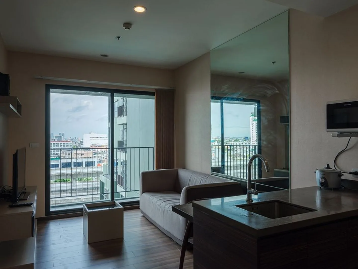 Teal Sathorn-taksin — photo 4