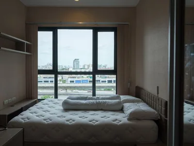 Teal Sathorn-taksin